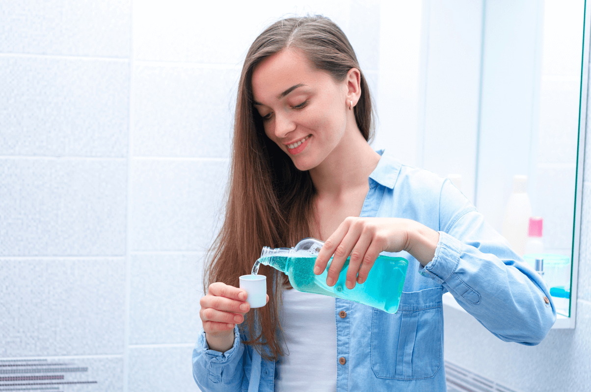 Bain de bouche : quand l'utiliser et comment le choisir ?