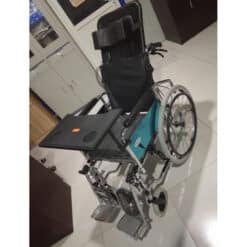 Fauteuil Roulant Grand Confort Avec Table A Manger